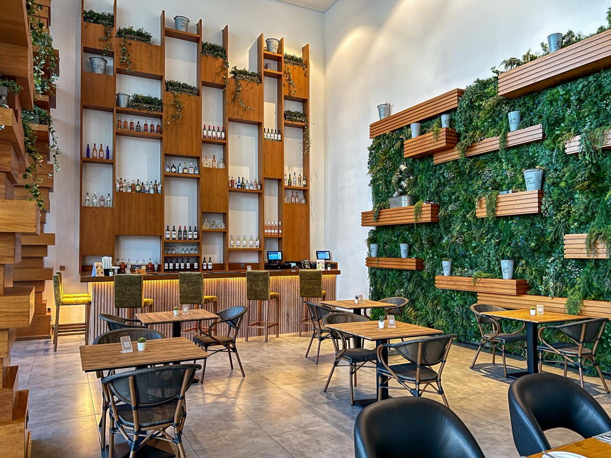 Canal Central Hotel Business Bay Dubai Exterior foto The interior of the restaurant